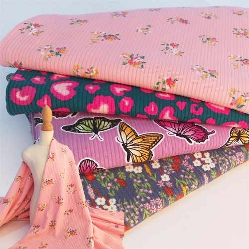 Tecido canelado com estampa jacquard