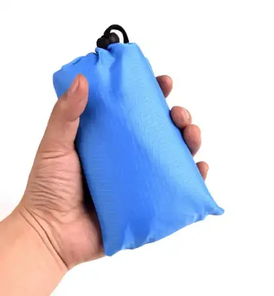 Cobertor de praia com tapete de umidade de bolso